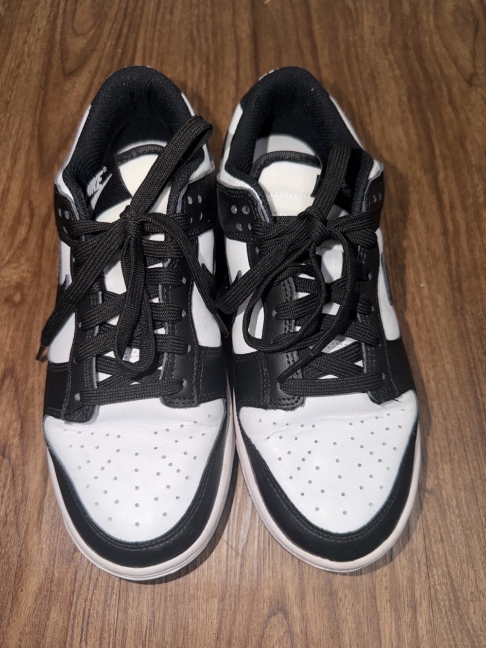 Nike Women’s Black and White Sneakers